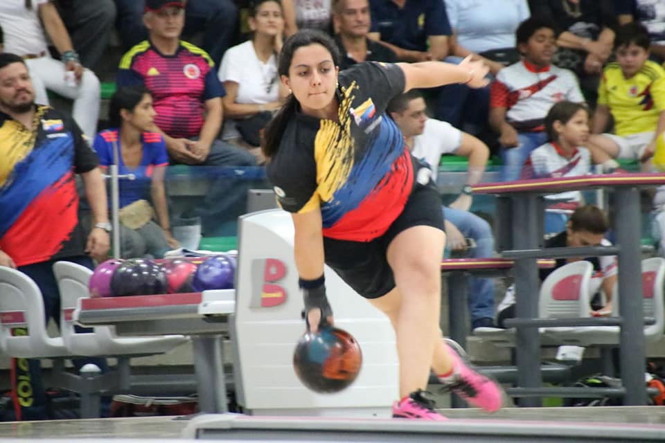 Registro libros de federaciones y clubes organizados como corporaciones y asociaciones