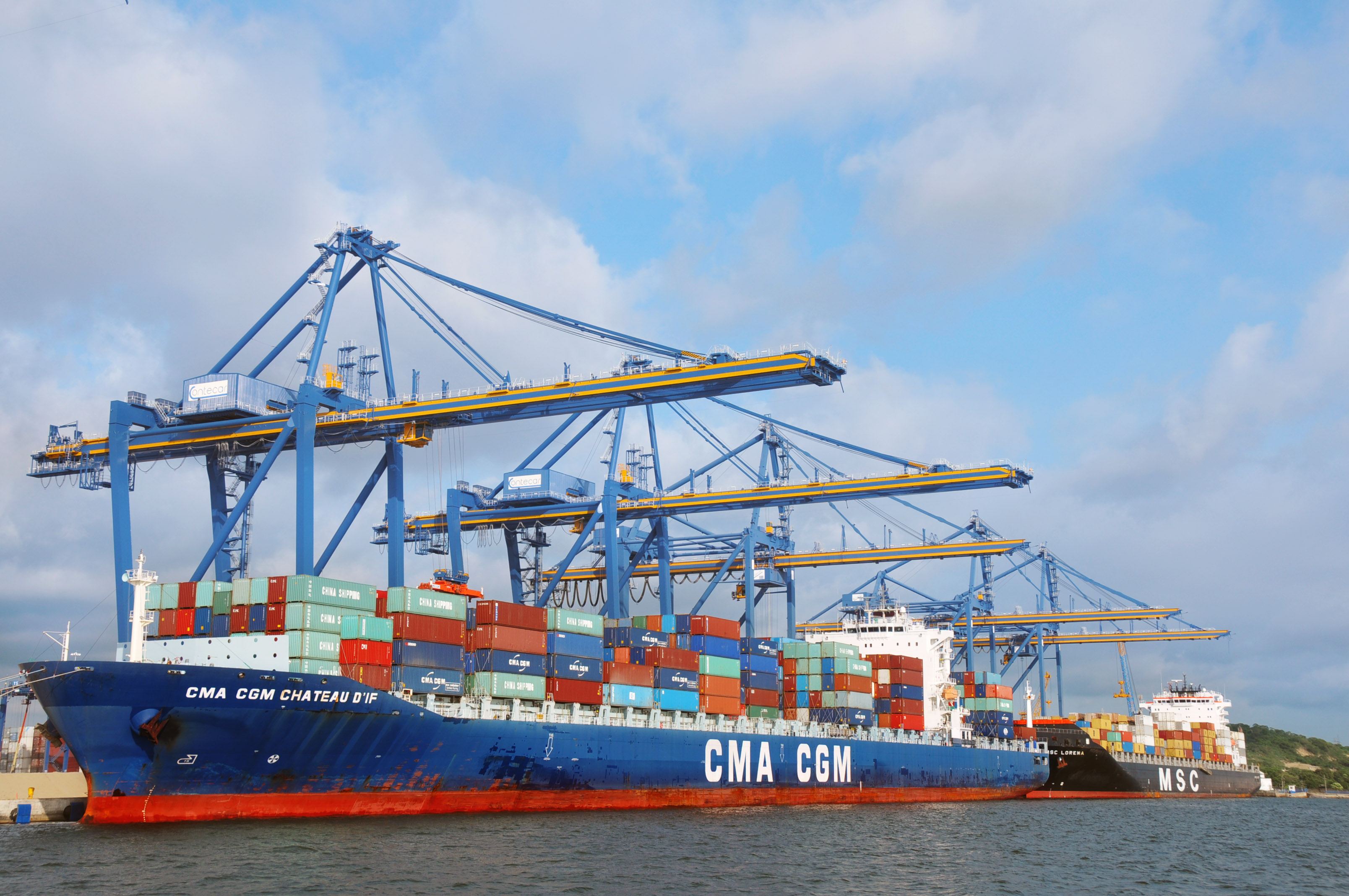 Autorización de operaciones de comercio exterior en buque