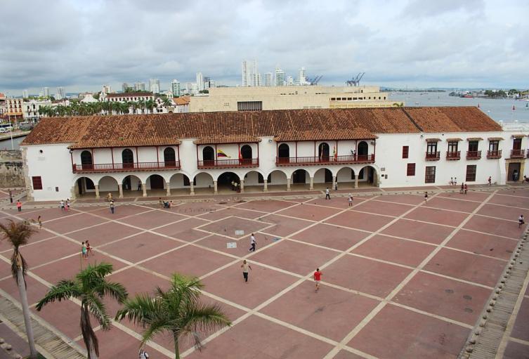 Pago de impuestos, tasas, contribuciones y multas pendientes en Cartagena