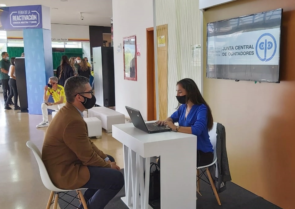 Trámites de registro de contador público